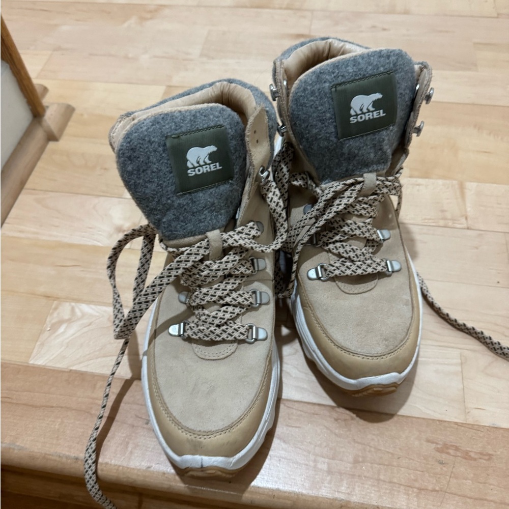 Sorel - Pink - Taupe Suede Lace-Up Boots with Gray Felt Tongue